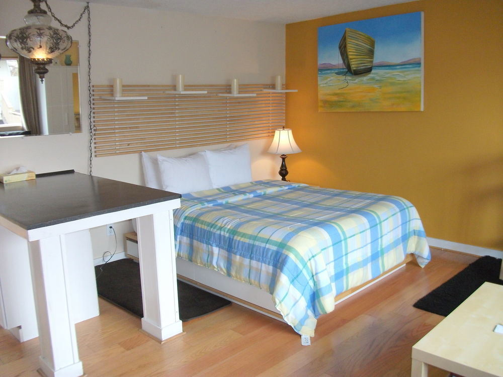 The Tradewinds Condo/Hotel Сийсайд Екстериор снимка