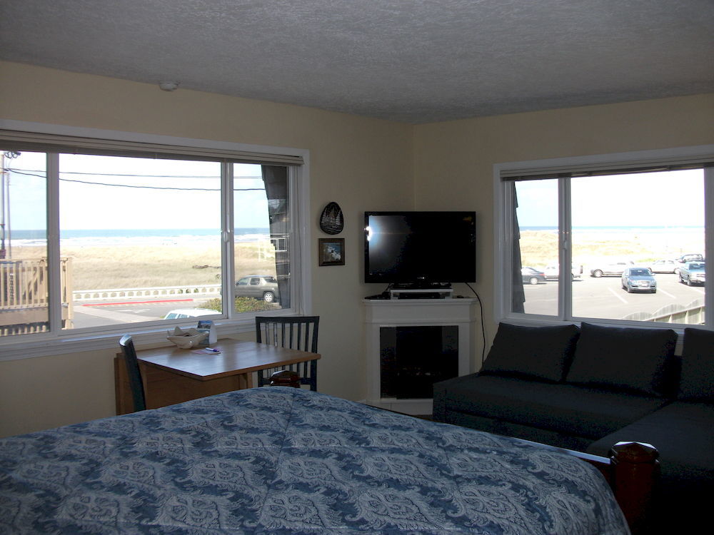 The Tradewinds Condo/Hotel Сийсайд Екстериор снимка
