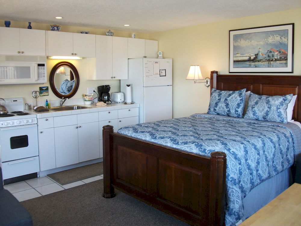 The Tradewinds Condo/Hotel Сийсайд Екстериор снимка