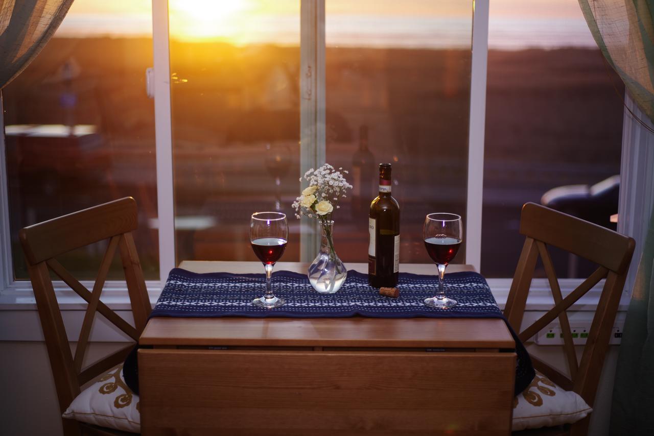 The Tradewinds Condo/Hotel Сийсайд Екстериор снимка