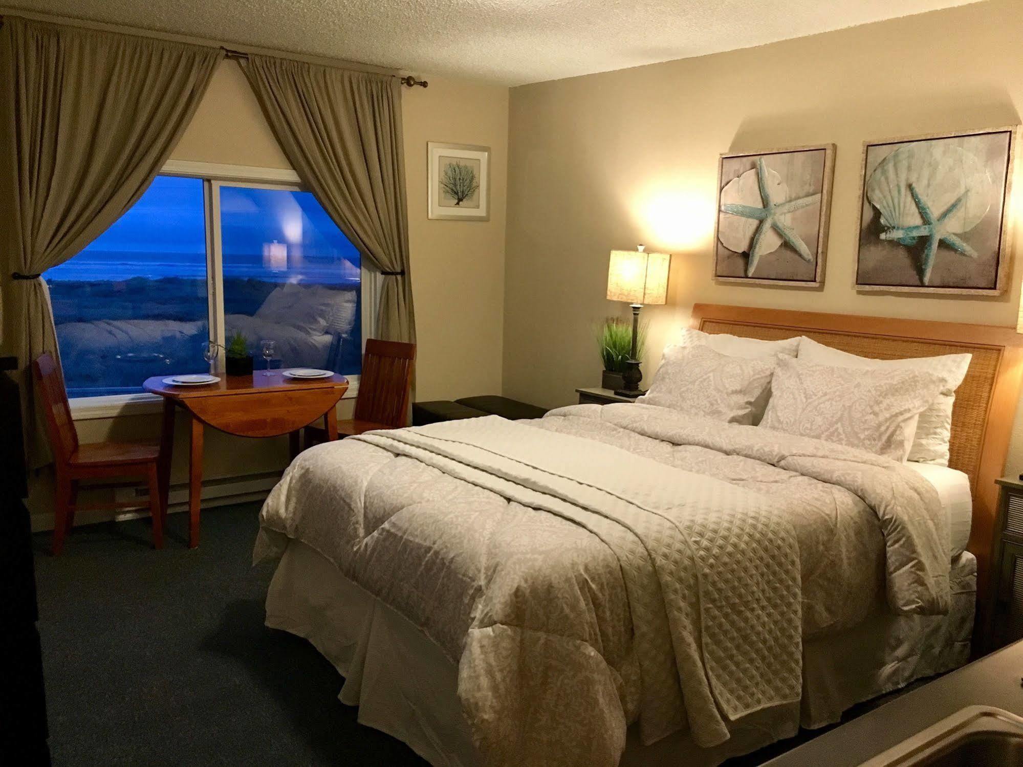 The Tradewinds Condo/Hotel Сийсайд Екстериор снимка