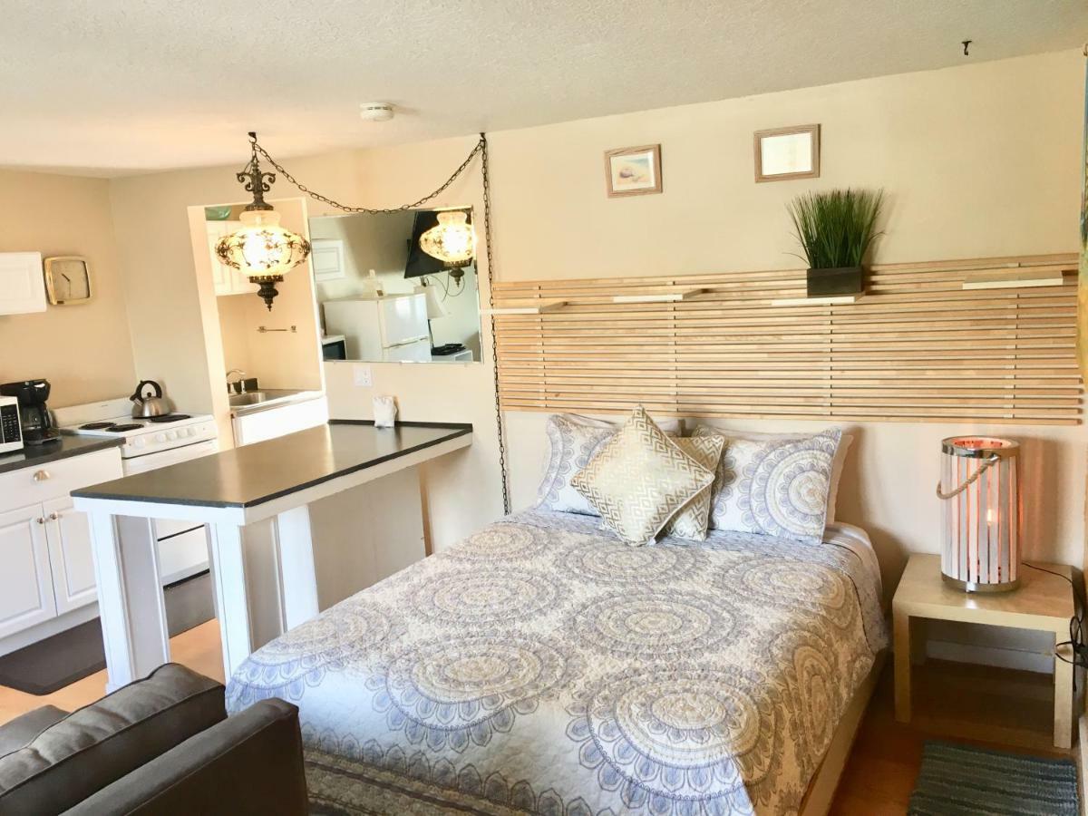 The Tradewinds Condo/Hotel Сийсайд Екстериор снимка