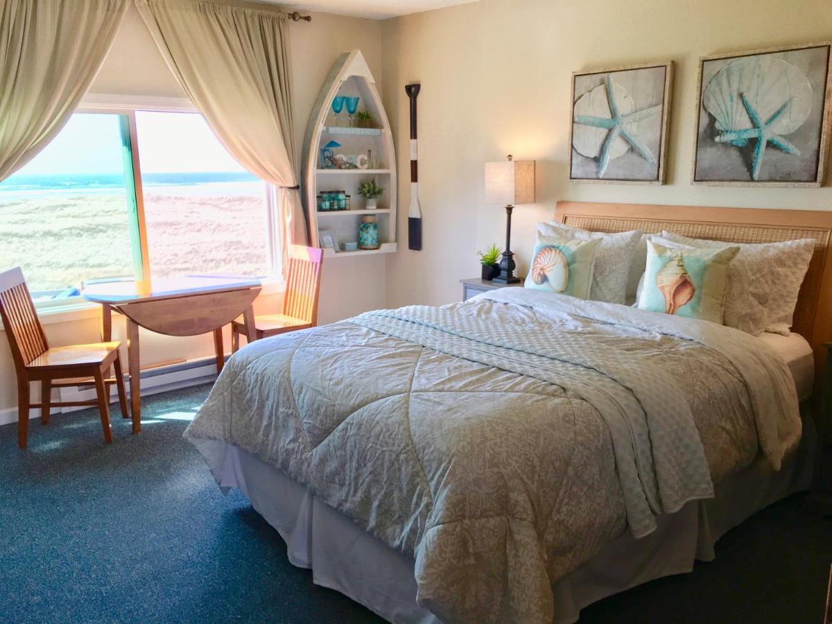 The Tradewinds Condo/Hotel Сийсайд Екстериор снимка